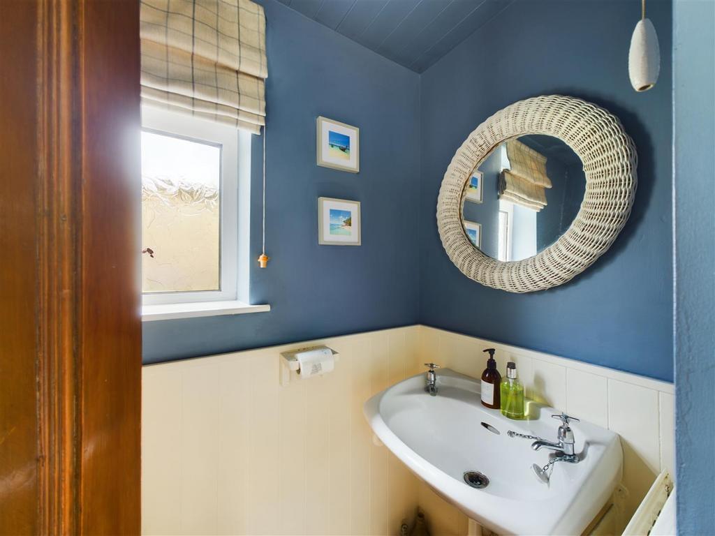 Guest cloakroom