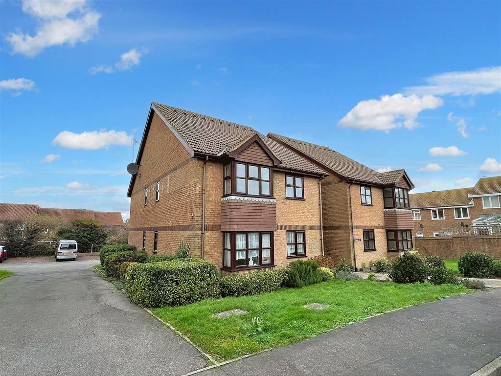 Snowdon Close, Eastbourne 1 bed flat for sale £145,000