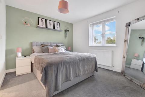Strathearn Oakfield Road, Copdock, Ipswich, IP8 3JS
