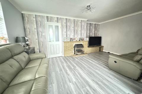 3 bedroom semi-detached house for sale, Tyne Road, Aylesbury HP21
