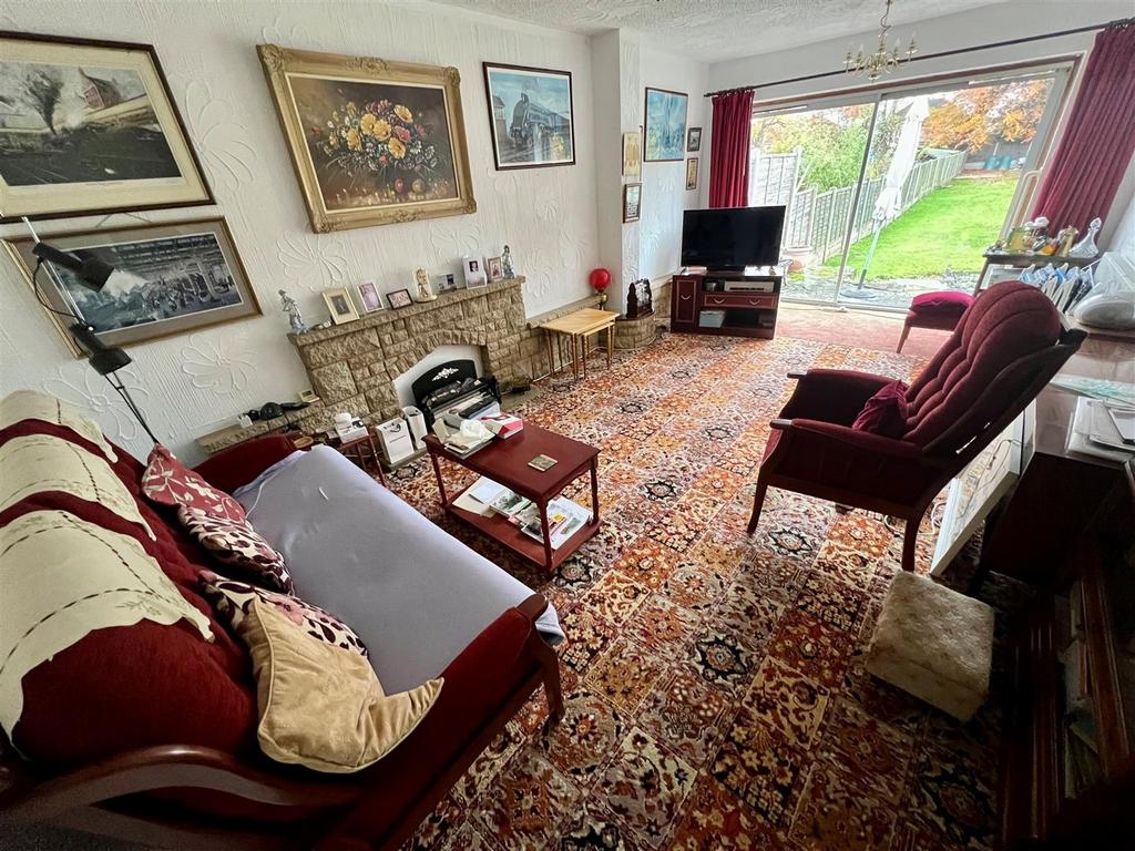 Extended lounge
