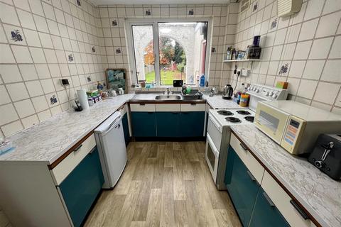 150 Cropthorne Road, Shirley, Solihull, B90 3JJ