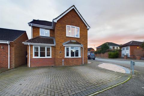 14 Bulrush Close, Scarning, Dereham, NR19 2UE