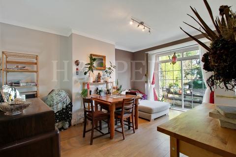 3 bedroom semi-detached house for sale - Randall Avenue, London, NW2