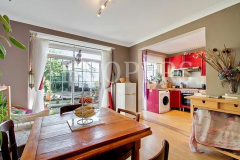 3 bedroom semi-detached house for sale - Randall Avenue, London, NW2