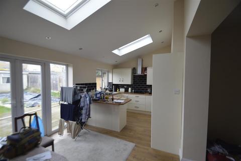 3 bedroom end of terrace house for sale - Heathway, Dagenham