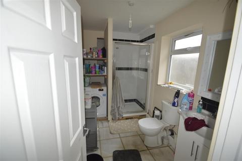 87 Heathway, Dagenham, RM9 6AY