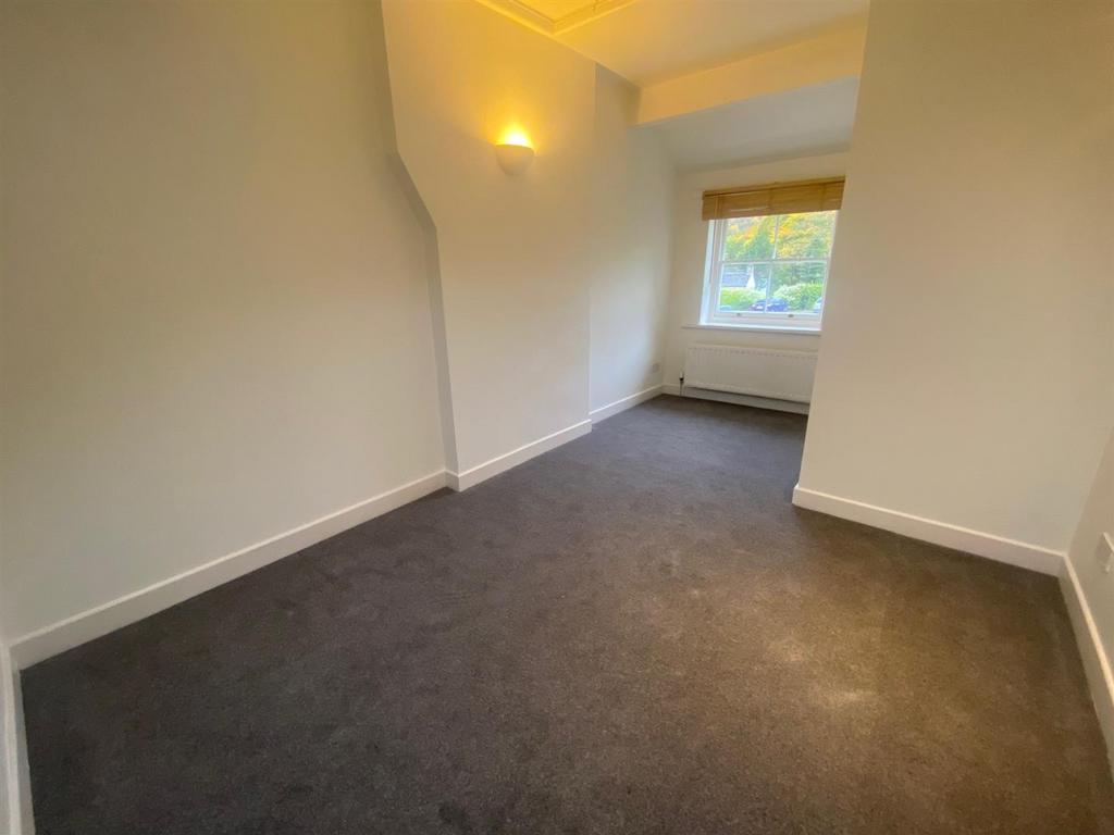BEDROOM.jpg