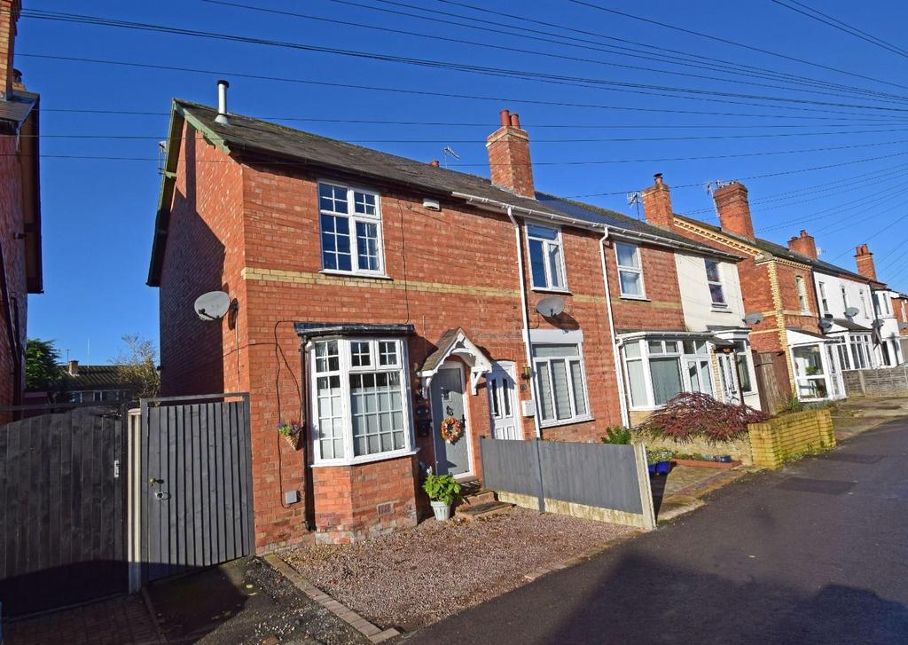 11A Brook Road, Bromsgrove, Worcestershire, B61 7DE 2 bed end of