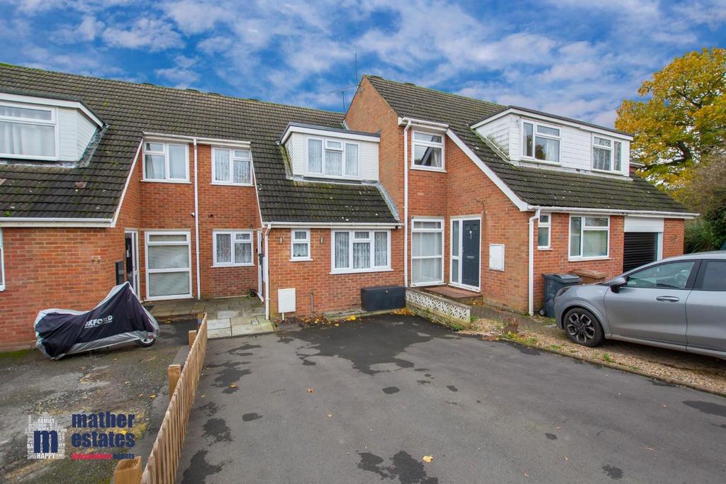 Woburn Close, Stevenage 3 bed terraced house £400,000