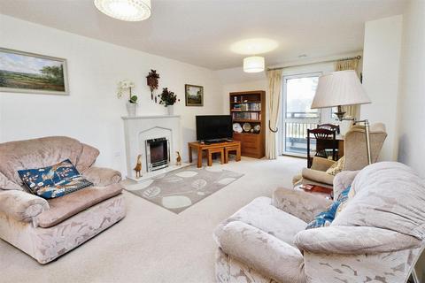 2 bedroom apartment for sale, Folland Court Hamble Lane, Hamble, Southampton, Hampshire SO31 4JS