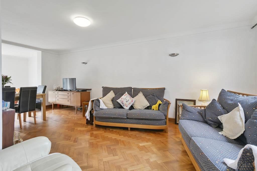 Living room - 1 fifehead.jpg
