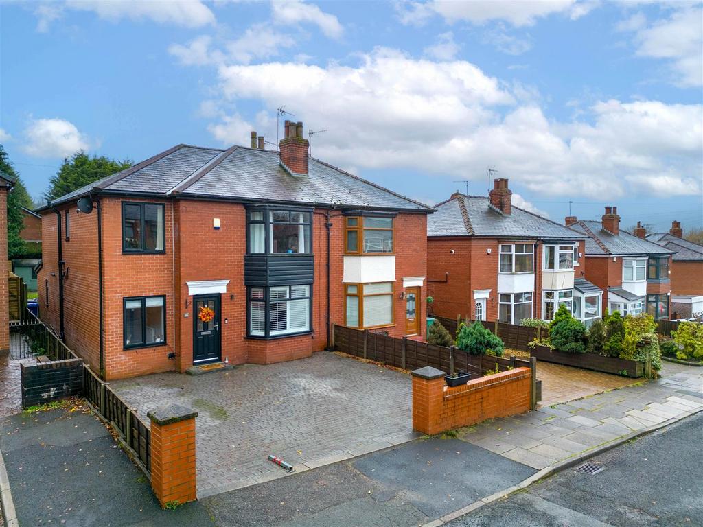 Linden Avenue, Ramsbottom, Bury 4 bed semidetached house for sale £500,000