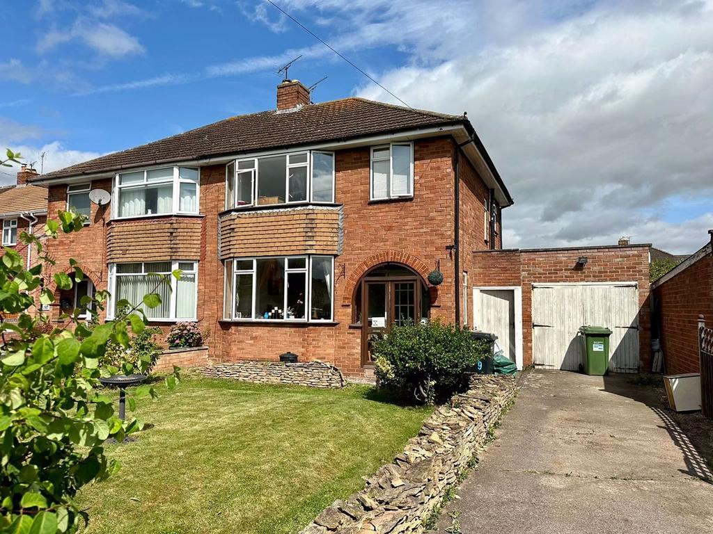 Ledbury Road, Tupsley, Hereford, HR1 3 bed semidetached house for sale £285,000
