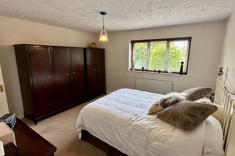 24 Cleeve Orchard, Hereford, HR1 1LF