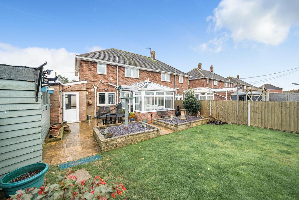 Linden Close, Ludgershall, SP11 3 bed semidetached house for sale £