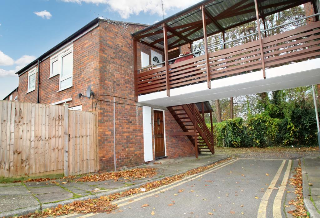 Braybourne Close, UXBRIDGE, Middlesex 2 bed for sale £275,000