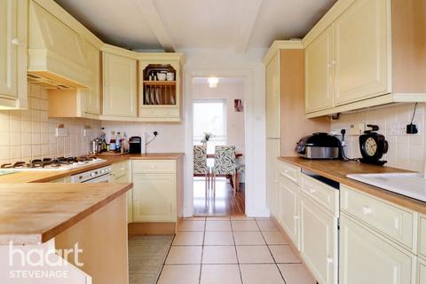 1 Warners Close, Stevenage, SG2 9ST