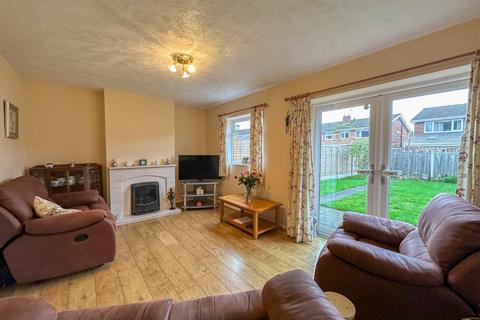 3 bedroom semi-detached house for sale, Whitfield Road, Scunthorpe, North Lincolnshire, DN17