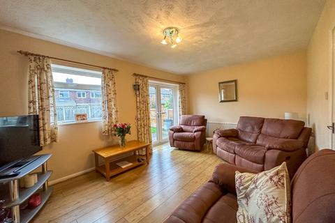 3 bedroom semi-detached house for sale, Whitfield Road, Scunthorpe, North Lincolnshire, DN17