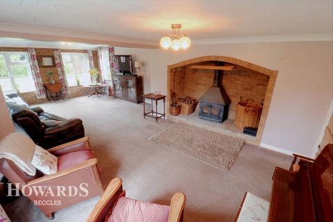 4 bedroom detached house for sale, Church Road, Bungay