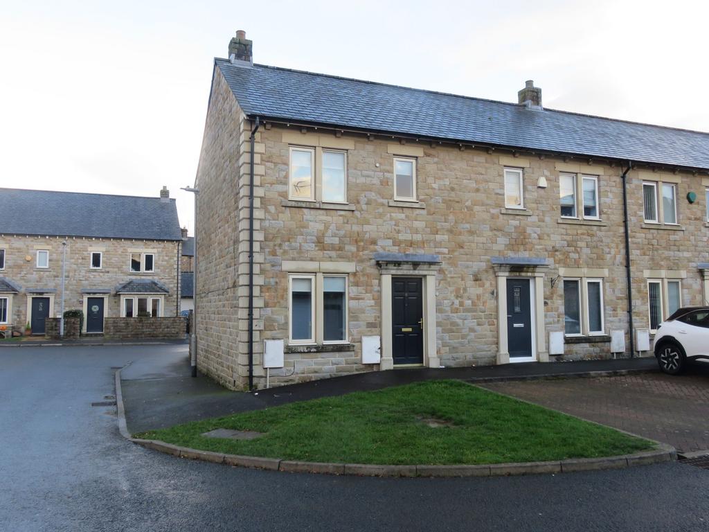 Grove Street, Earby BB18 2 bed end of terrace house to rent £675 pcm