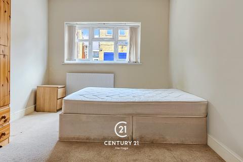 2 bedroom flat to rent, Francis Road London E10 6PP