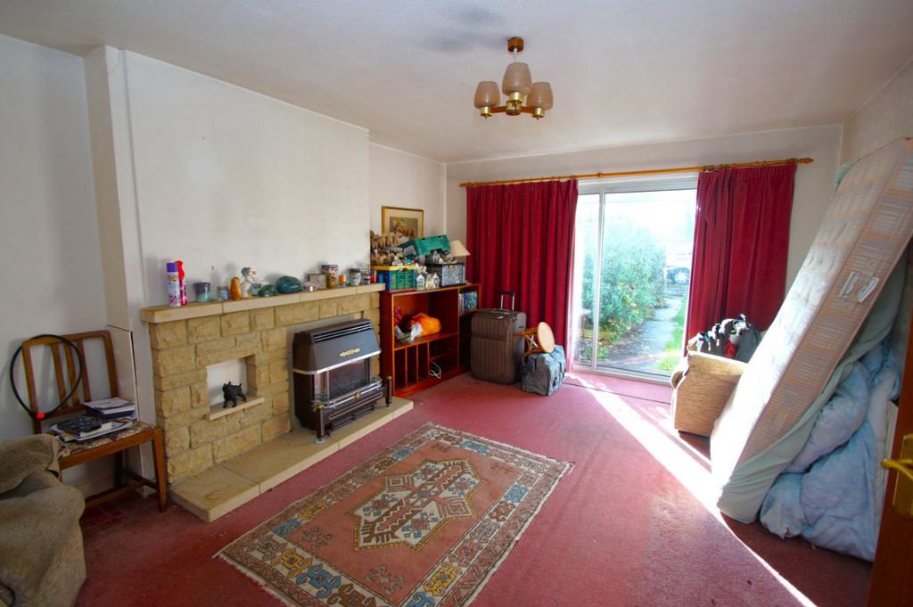 Hillsborough Gardens, BurnhamonSea, Somerset, TA8 5 bed bungalow for sale £299,950