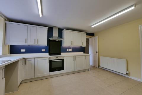 3 bedroom terraced house to rent, East End, Northleach