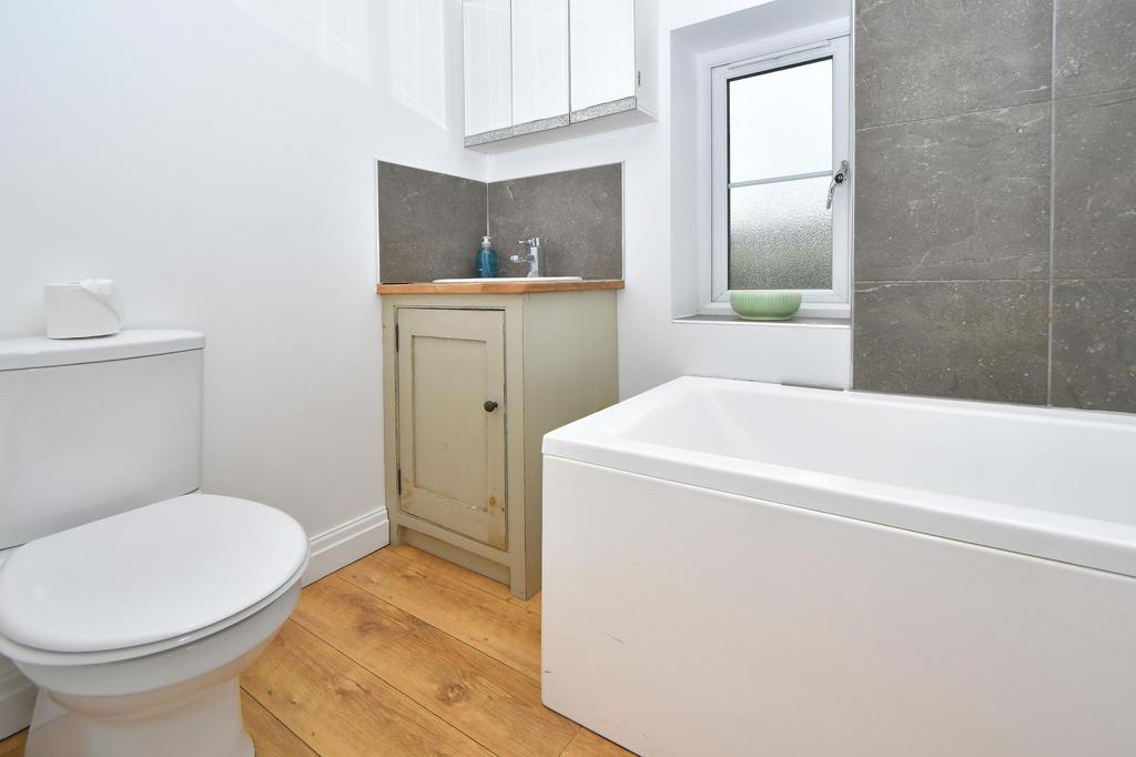 Bedroom one en-suite bathroom