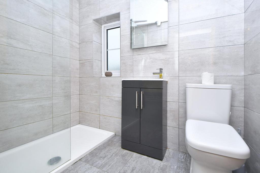 Shower room off landing