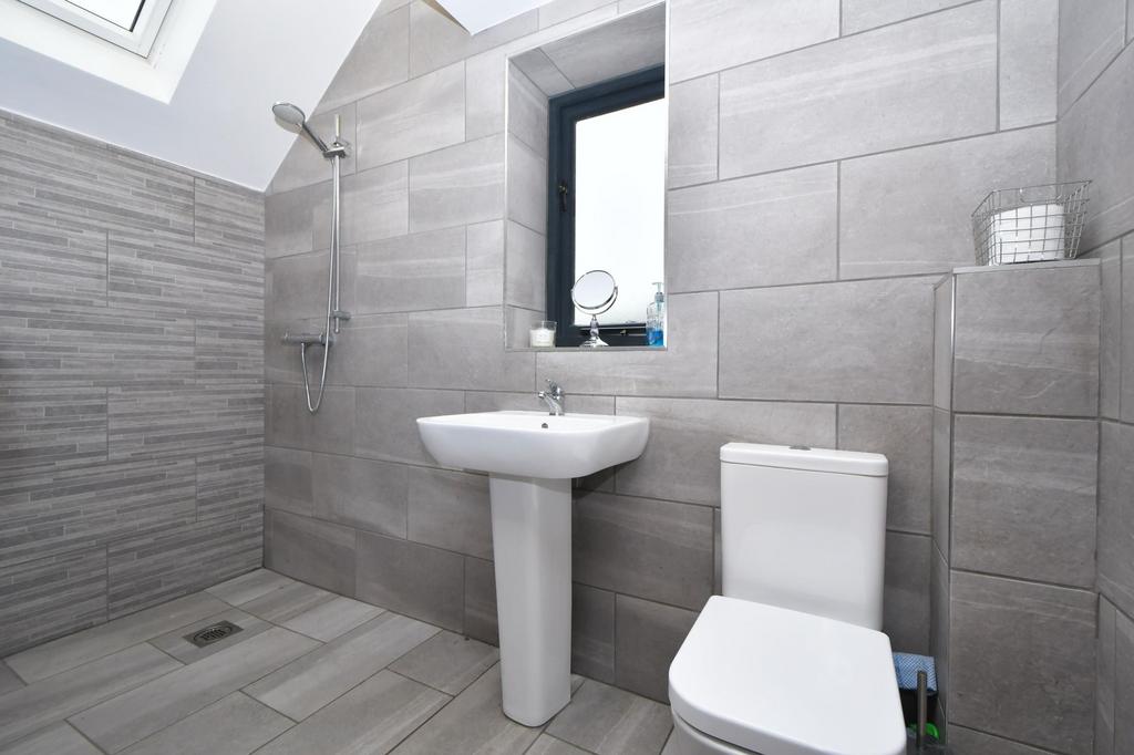 Wet room off workshop
