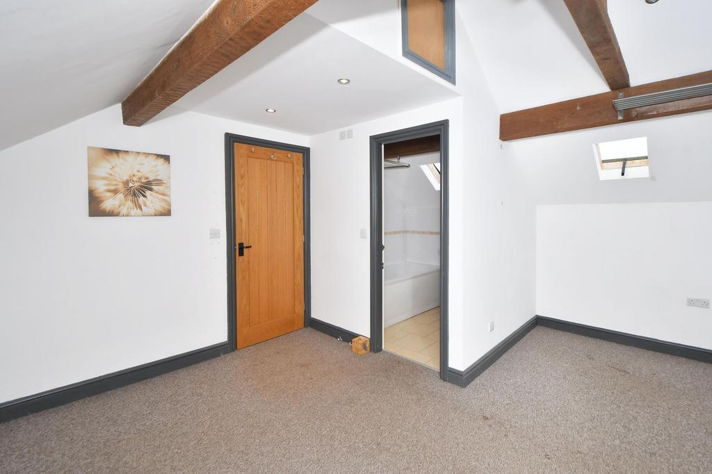 First floor office two &amp; en-suite bathroom