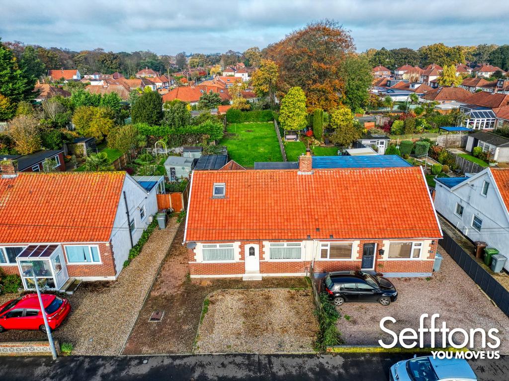 Charles Avenue, Thorpe St Andrew, Norwich 3 bed semidetached bungalow
