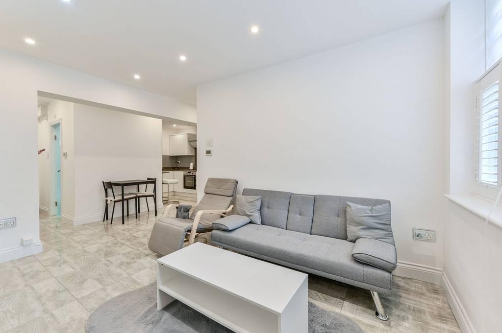 Newell Street, Limehouse, London, E14 1 bed flat £1,699 pcm (£392 pw)