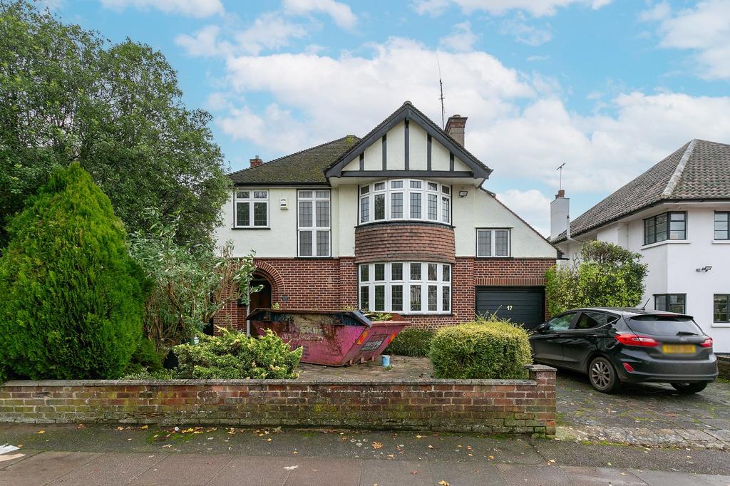 Langley Way, Watford, Hertfordshire, WD17 4 bed detached house £2,995
