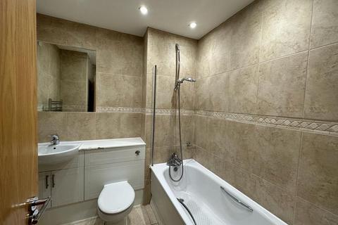 3 bedroom terraced house to rent, Capthorne Avenue, Harrow HA2