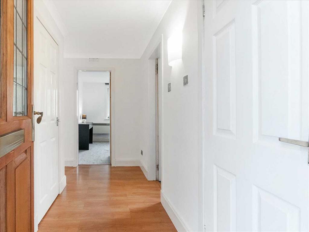 Entrance Hallway (1)