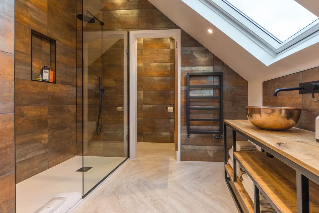 Bedroom/en suite