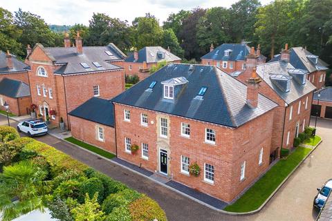 5 bedroom detached house for sale - Lawton Hall Drive, Church Lawton, Cheshire