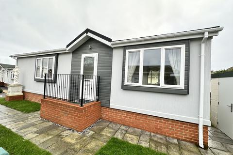 1 bedroom park home for sale, Birchington, Kent, CT7