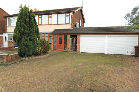3 bedroom semi-detached house for sale - Nursery Close, South Ockendon RM15