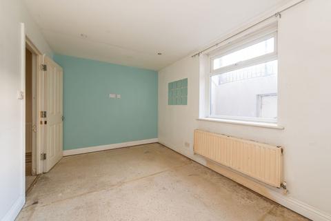 Flat 3, 1 Camden Road, Ramsgate, CT11 8HW