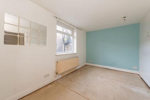 Flat 3, 1 Camden Road, Ramsgate, CT11 8HW