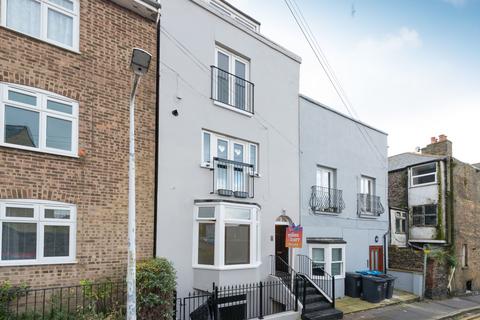 Flat 3, 1 Camden Road, Ramsgate, CT11 8HW