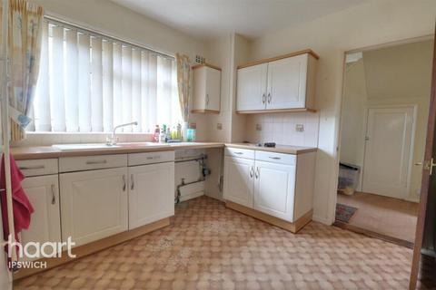 3 bedroom terraced house to rent, Aster Road, Ipswich