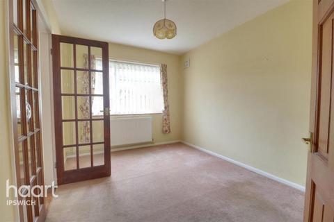 3 bedroom terraced house to rent, Aster Road, Ipswich