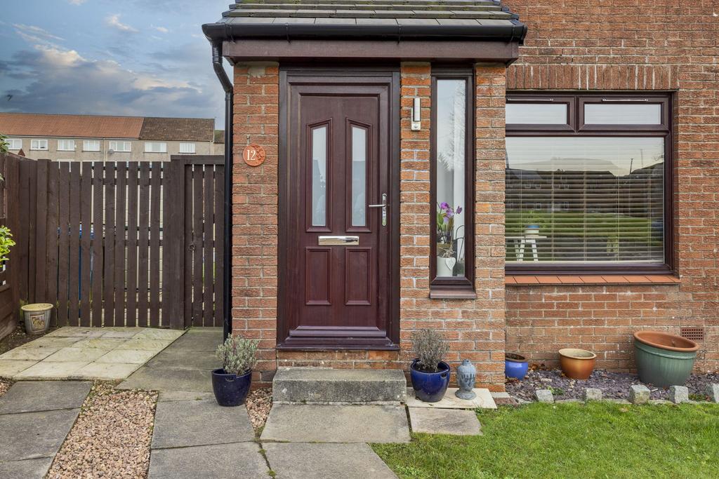 Lyoncross Crescent, Barrhead G78 2 bed semidetached house for sale £