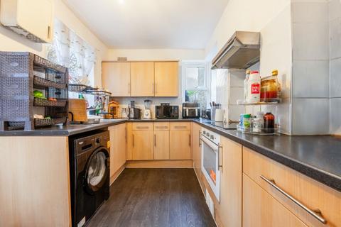 3 bedroom terraced house for sale, St John's Road, London E17