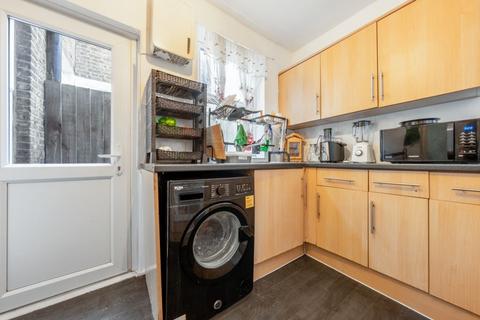 3 bedroom terraced house for sale, St John's Road, London E17